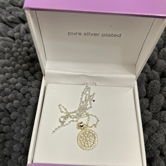 Pure silver plated flower necklace - Picture 1 of 1